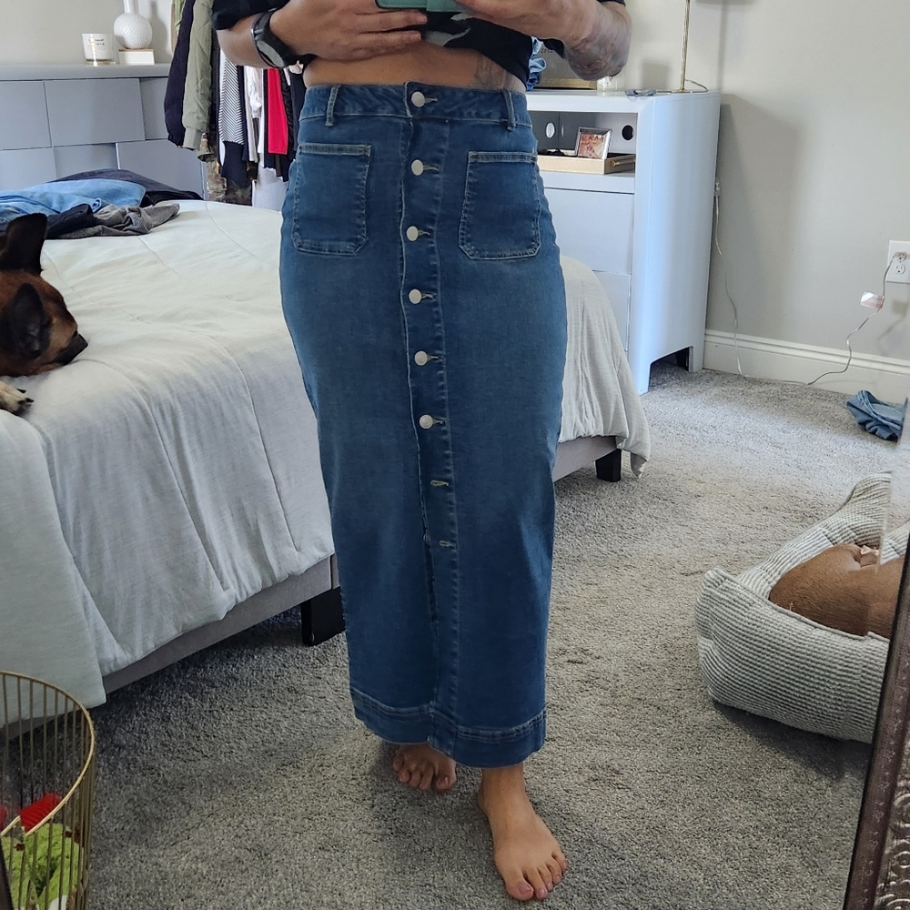 long denim skirt with buttons